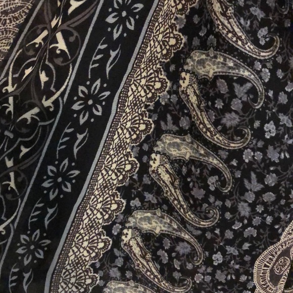 Romper - Picture 2 of 3